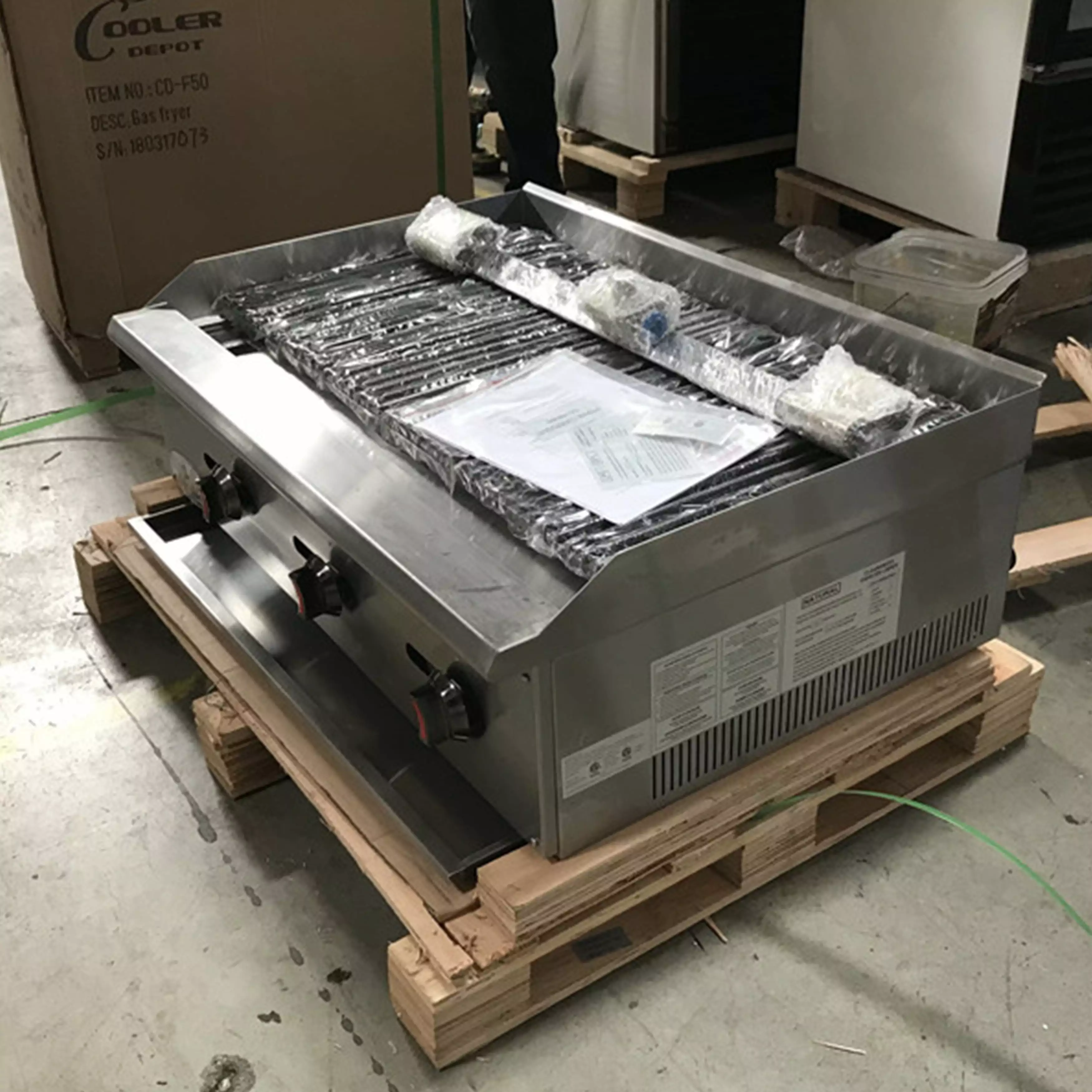 36 . Radiant Char Broiler Gas Grill 90,000 BTU - Commercial Kitchen Equipment