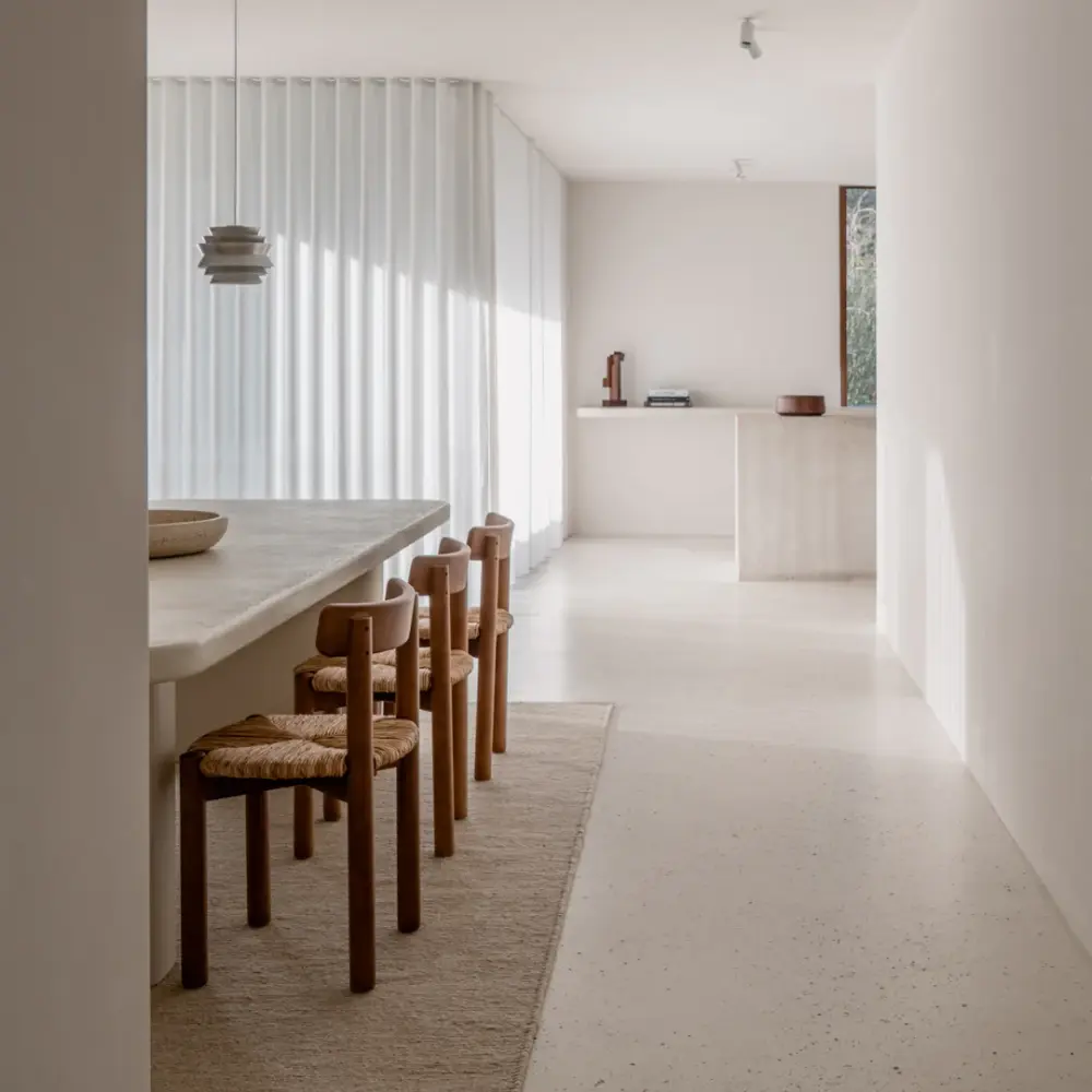 Arlo dining chair - Walnut - Woven seat organic color